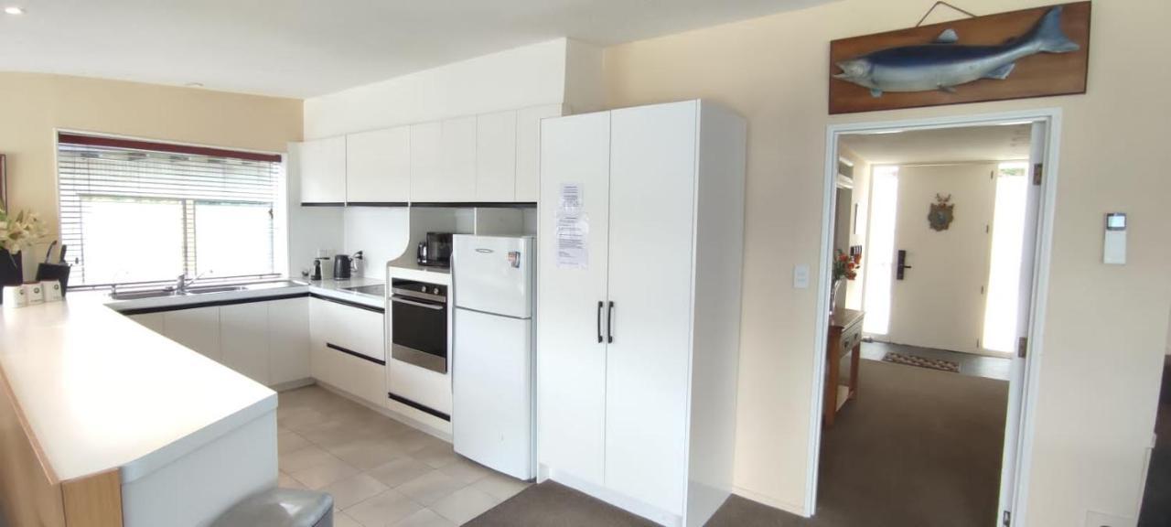 Spacious Home With Awesome Lake Views Queenstown Zewnętrze zdjęcie