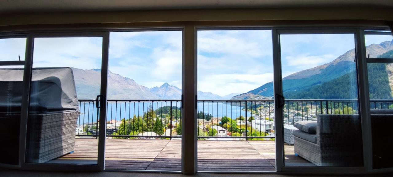 Spacious Home With Awesome Lake Views Queenstown Zewnętrze zdjęcie